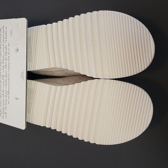 Kooba NWT calico cat plush slippers, size small - Picture 5 of 5